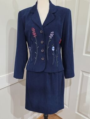 Vintage Positive Attitude Embroidered Skirt Suit Set – Size 8 Petite